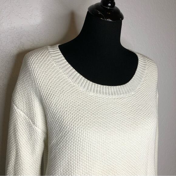 Marissa Webb Eva white asymmetrical hemline honeycomb knit sweater size Large